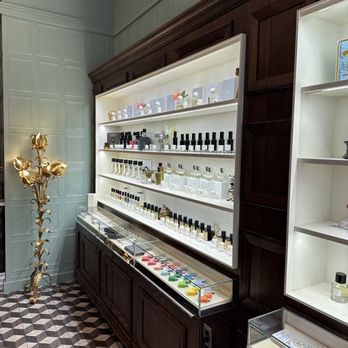 The Marie-Marie - Inside - Perfume Near Me - Portland, Oregon The Marie-Marie - Inside - Perfume Near Me - Portland, Oregon