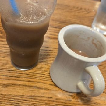 Dot's Restaurant - Iced coffee and hot Chai - Diners Near Me - Wilmington, Vermont