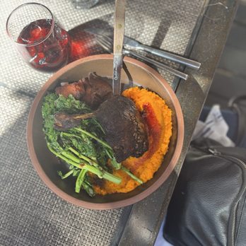 Running Goose - Duck with carrot purée and baked sweet potatoes. - Gastropubs Near Me - Los Angeles, California Running Goose - Duck with carrot purée and baked sweet potatoes. - Gastropubs Near Me - Los Angeles, California