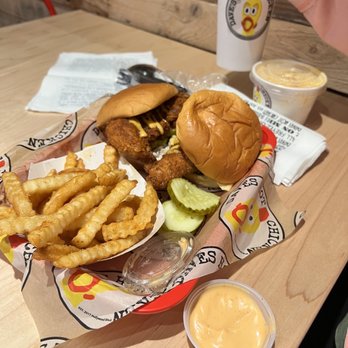 Dave's Hot Chicken - Chicken Shop Near Me - Irving, Texas