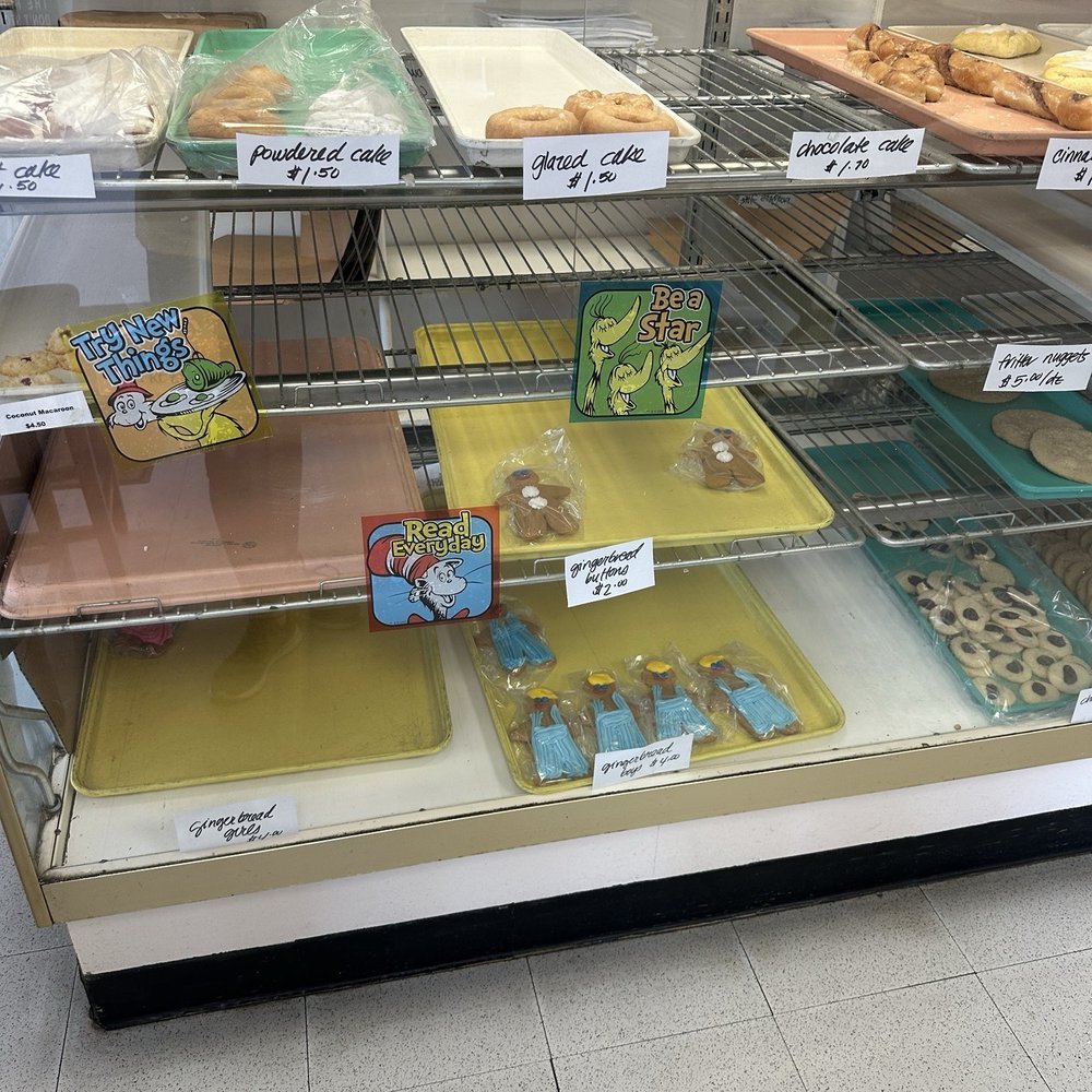 Jackson Bakery - Display - Bakeries Near Me - Chattanooga, Tennessee
