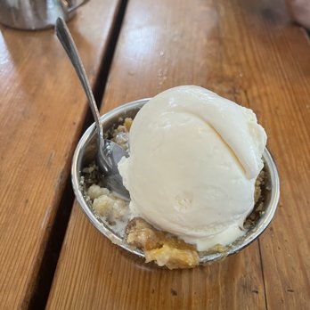 Michie Tavern - Peach cobbler - Landmarks & Historical Buildings Near Me - Charlottesville, Virginia Michie Tavern - Peach cobbler - Landmarks & Historical Buildings Near Me - Charlottesville, Virginia