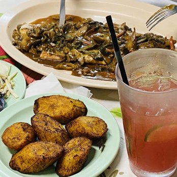 Los Serranos - Chicken & Mushroom Gravy, Sweet Plantain, Pink Lemonade - Seafood Near Me - Toa Baja, Puerto Rico