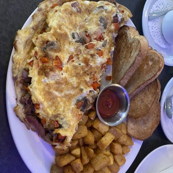 Flame Kitchen - Steak Omelette is really damn good here... - Italian Near Me - St. Albert, Alberta Flame Kitchen - Steak Omelette is really damn good here... - Italian Near Me - St. Albert, Alberta
