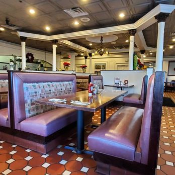 Richard Walker's Pancake House - Breakfast & Brunch Near Me - Schaumburg, Illinois