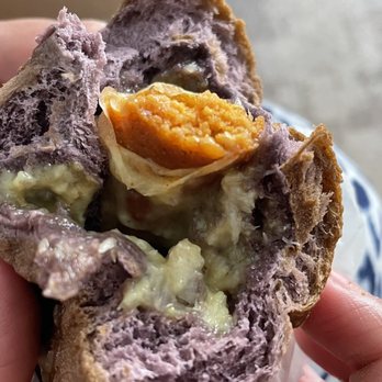 Hula Dog - Hot Dogs Near Me - Honolulu, Hawaii