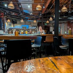 LOCAL Public Eatery Leaside - Bar