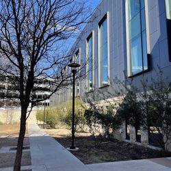 Ascension Seton Medical Center Austin - Courtyard - walkway connects the parking structure to main building