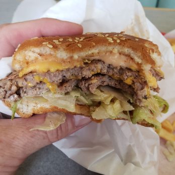 Chris' Burgers - Burgers Near Me - Riverside, California