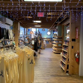 Shipyard Brewing Company - Nicely-sized gift shop. - Breweries Near Me - Portland, Maine Shipyard Brewing Company - Nicely-sized gift shop. - Breweries Near Me - Portland, Maine