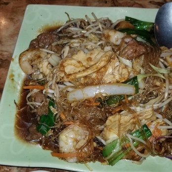 Grain River Asian Bistro - Fantastic 1406 Thai Noodle Pad Noon Sen with Shrimp, Chicken and Beef - Vietnamese Near Me - Tucson, Arizona