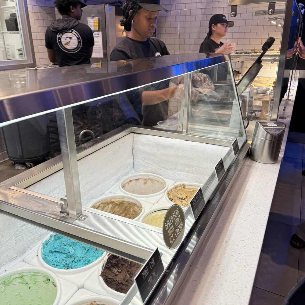 The Baked Bear - Ice Cream & Frozen Yogurt Near Me - Miami Beach, Florida The Baked Bear - Ice Cream & Frozen Yogurt Near Me - Miami Beach, Florida