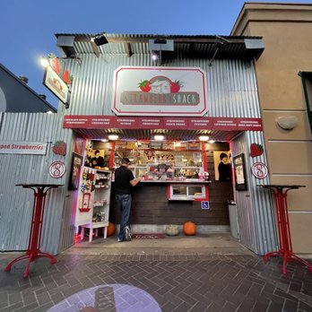 Strawberry Shack - Exterior of The Strawberry Shack - Desserts Near Me - Carlsbad, California
