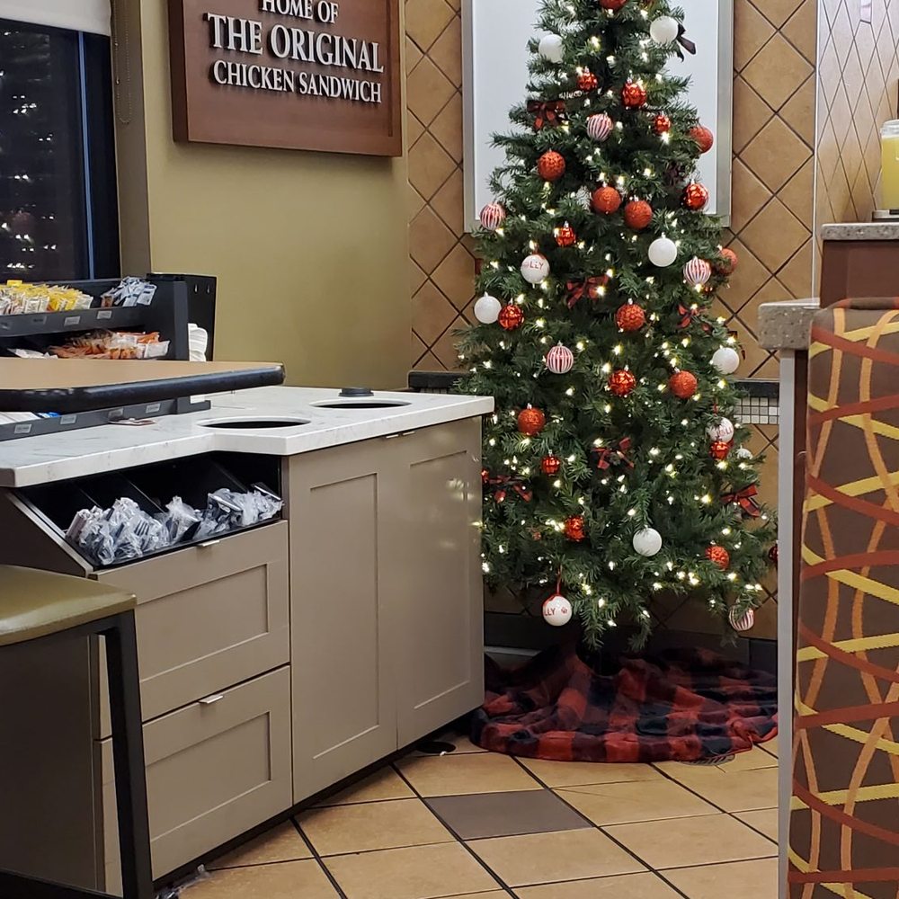 Chick-fil-A - ows a christmas tree in the background - Fast Food Near Me - Orange Park, Florida