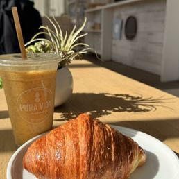 WELCOME TO MIAMI , Croissant WELCOME TO MIAMI , Croissant