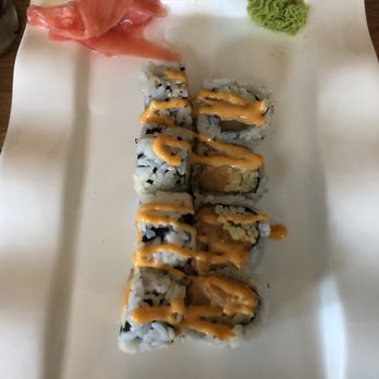 Niu B - Spicy Maki - scallops and cucumber. - Sushi Bars Near Me - Chicago, Illinois Niu B - Spicy Maki - scallops and cucumber. - Sushi Bars Near Me - Chicago, Illinois