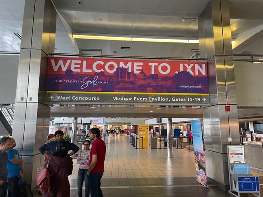 Jackson-Medgar Wiley Evers International Airport by null