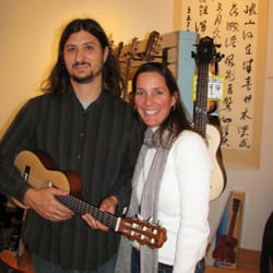 Fan Guitar and Ukulele - The first ukulele festival 2012!