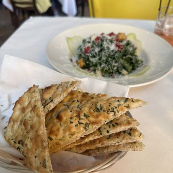 Serafina - Cestino di Focaccia and kale salad - Italian Near Me - New York, New York Serafina - Cestino di Focaccia and kale salad - Italian Near Me - New York, New York