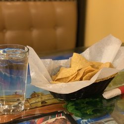 La Fuente Mexican Grill - Free chips for the table