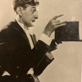 Driftwood Kitchen - The Driftwood Kitchen (former home of early 20th century American actor Slim Summerville, pictured) is a nice joint on the beach.‍ - Seafood Near Me - Laguna Beach, California