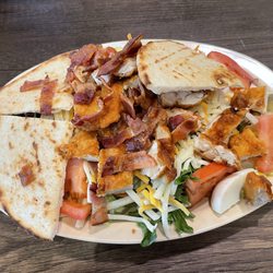 Tommys Burgers California Style - Crispy Chicken Salad