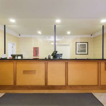 Best Western Comanche Inn - Front Desk - Hotels Near Me - Comanche, Texas