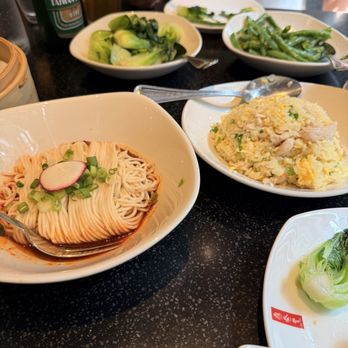 Din Tai Fung - Noodles with Spicy Sauce, Fried Rice with Chicken, Bok Choy with Scallion-infused Oil, and String Beans with Garlic - Taiwanese Near Me - Arcadia, California Din Tai Fung - Noodles with Spicy Sauce, Fried Rice with Chicken, Bok Choy with Scallion-infused Oil, and String Beans with Garlic - Taiwanese Near Me - Arcadia, California