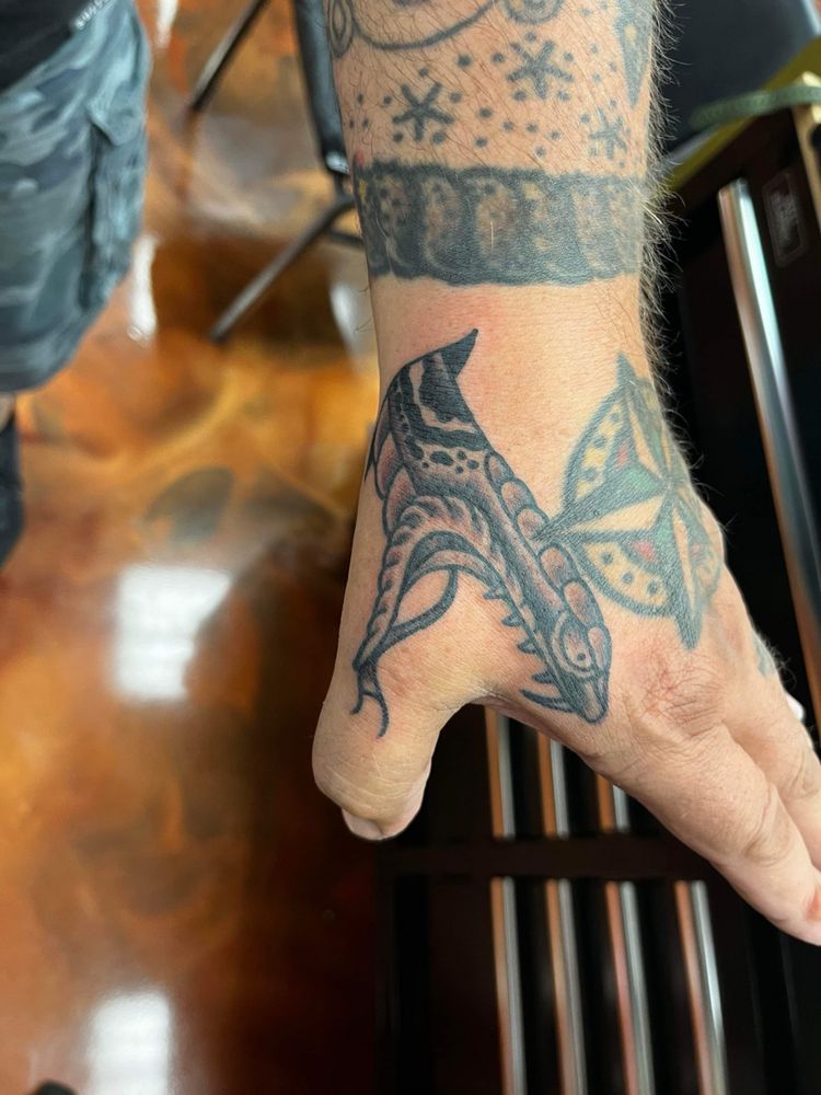 UPPER HAND TATTOO STUDIO Updated August 2024 82 Photos & 12 Reviews