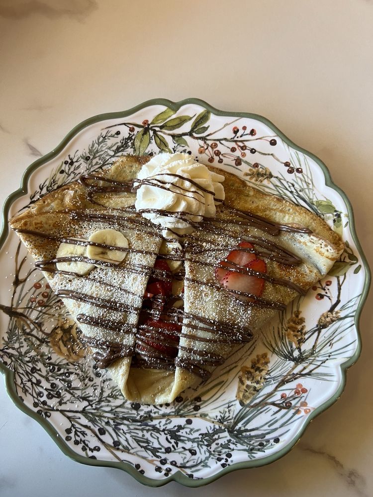 Social spots from Allena Le Petit Sucre