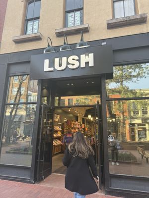 Lush Cosmetics Boulder by null
