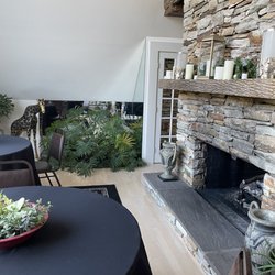 Twin Pine Manor Bed & Breakfast