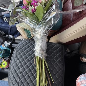 Melba's Flowers - Sloppy flowers will not return. - Florists Near Me - Albuquerque, New Mexico