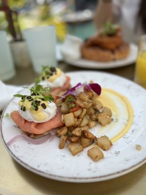 Sunny Side Cafe & Eatery by null