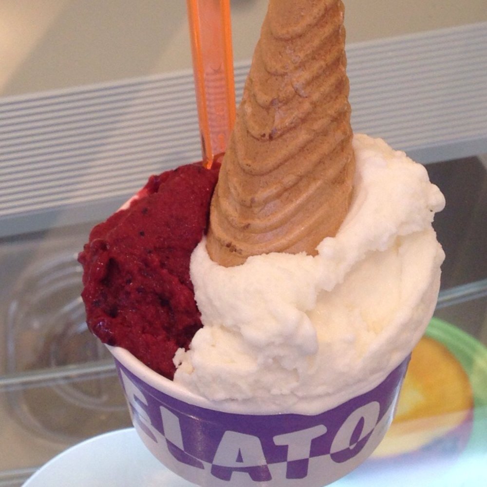 Coconut & Berry Ice cream, yum Coconut & Berry Ice cream, yum