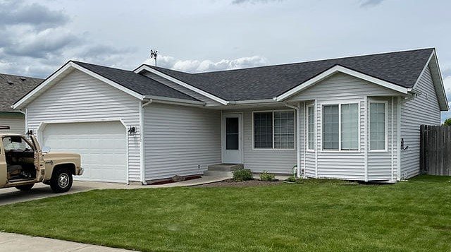 Slide of Pro Roofing Contractor