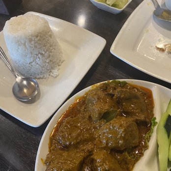 Banana Leaf - Curry Beef Stew with Rice Lunch - Malaysian Near Me - Houston, Texas
