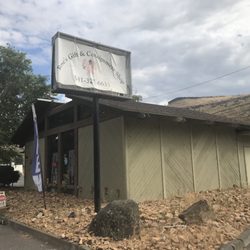 Rose's Gift and Consignment Shop