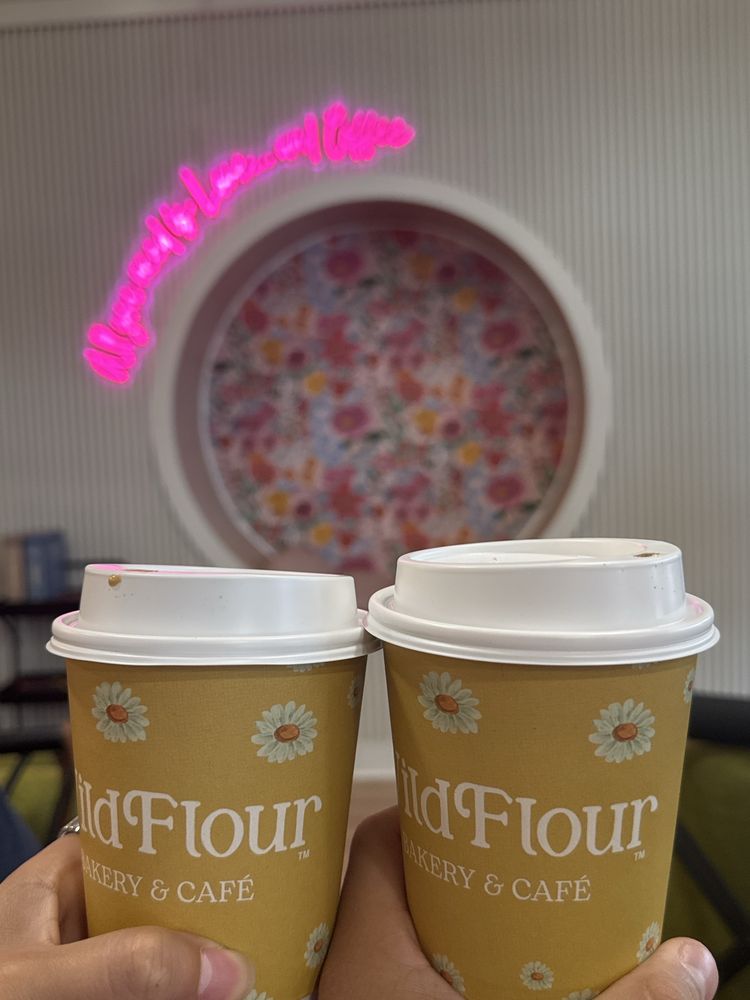 WildFlour Bakery & Cafe Logo
