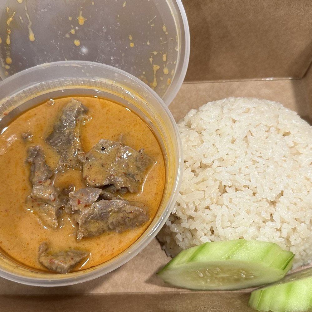 KorKai Thai Restaurant - Kaw Mon Panang Beef (steamed ginger rice with panang curry) - Thai Near Me - Montclair, New Jersey