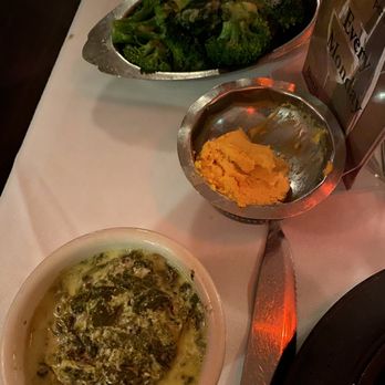 Beef 'N Bottle - Creamed spinach, free cheese dip, and broccoli w/hollandaise - Steakhouses Near Me - Charlotte, North Carolina Beef 'N Bottle - Creamed spinach, free cheese dip, and broccoli w/hollandaise - Steakhouses Near Me - Charlotte, North Carolina