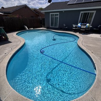 Garibaldi Pools - Customer's pool - Pool Cleaners Near Me