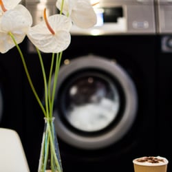 Wash&Co - WASH&CO_Laverie Gourmande.
Wifi - Café - Canapés - Paiement CB...
Il ne manque plus que vous