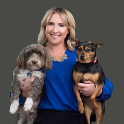 Allstate Insurance: The Hanley Agency - Agency Owner Jillian with Remy and Lola