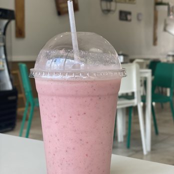 Fuente de Soda - a smoothie in a plastic cup - Sandwiches Near Me - Sterling, Virginia