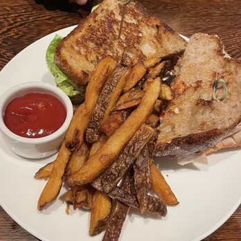Fork - Roast turkey sandwich - New American Near Me - Philadelphia, Pennsylvania Fork - Roast turkey sandwich - New American Near Me - Philadelphia, Pennsylvania