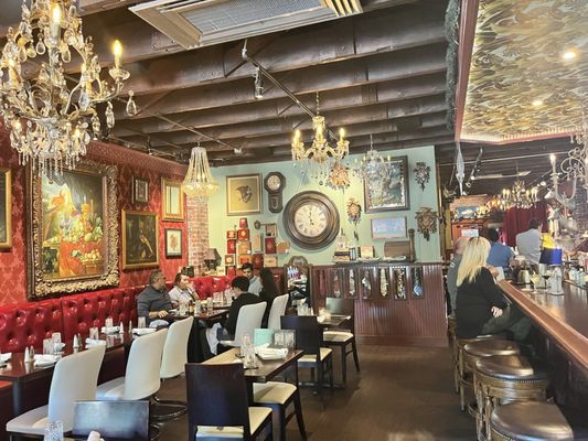 McRae's American Bistro & Cocktails by null