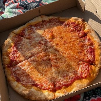 Giuseppe's Pizza - small cheese pizza - Italian Near Me - St Pete Beach, Florida Giuseppe's Pizza - small cheese pizza - Italian Near Me - St Pete Beach, Florida