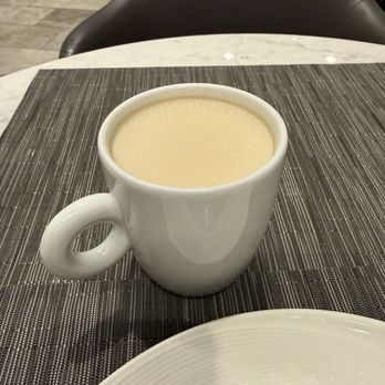 United Polaris - Oat milk latte - Airport Lounges Near Me - Los Angeles, California United Polaris - Oat milk latte - Airport Lounges Near Me - Los Angeles, California