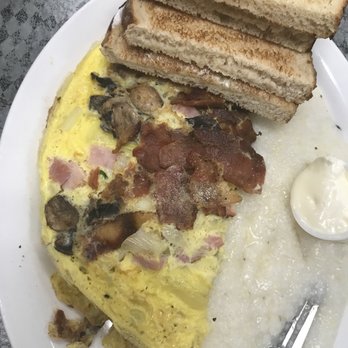 Doc's Diner - Seafood Near Me - Key Largo, Florida